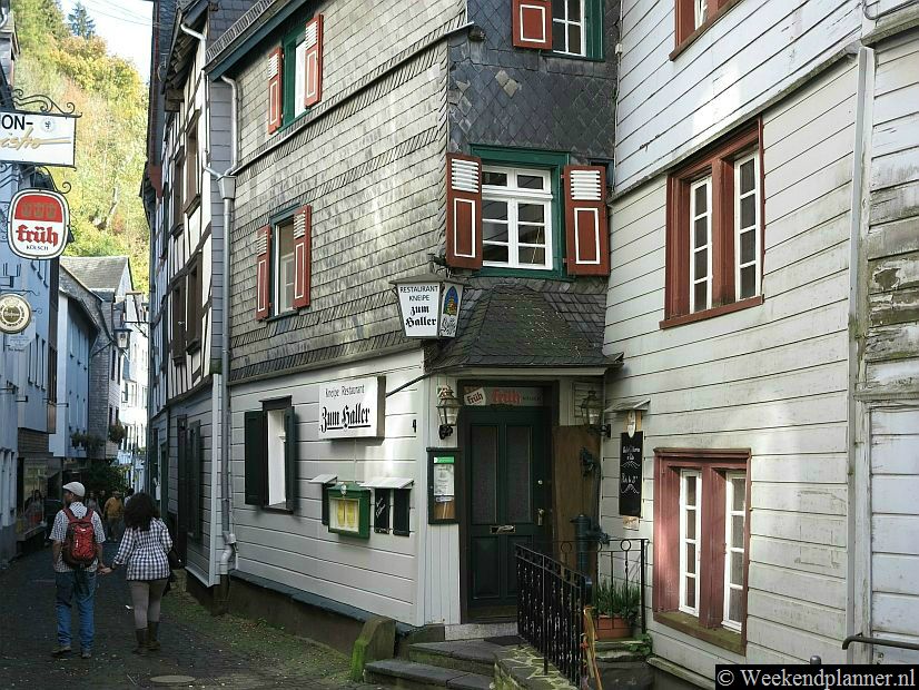 De Eschbachstraße is één van die schilderachtige straatjes in Monschau.