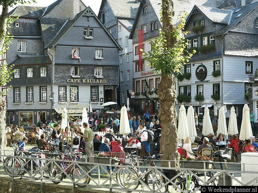 De Markt ligt aan de rivier. Als je een weekend in de omgeving gefietst of gewandeld hebt is dit een prima plaats om bij te komen.Tip: Het natuugebied de Hoge Venen ligt vlakbij.