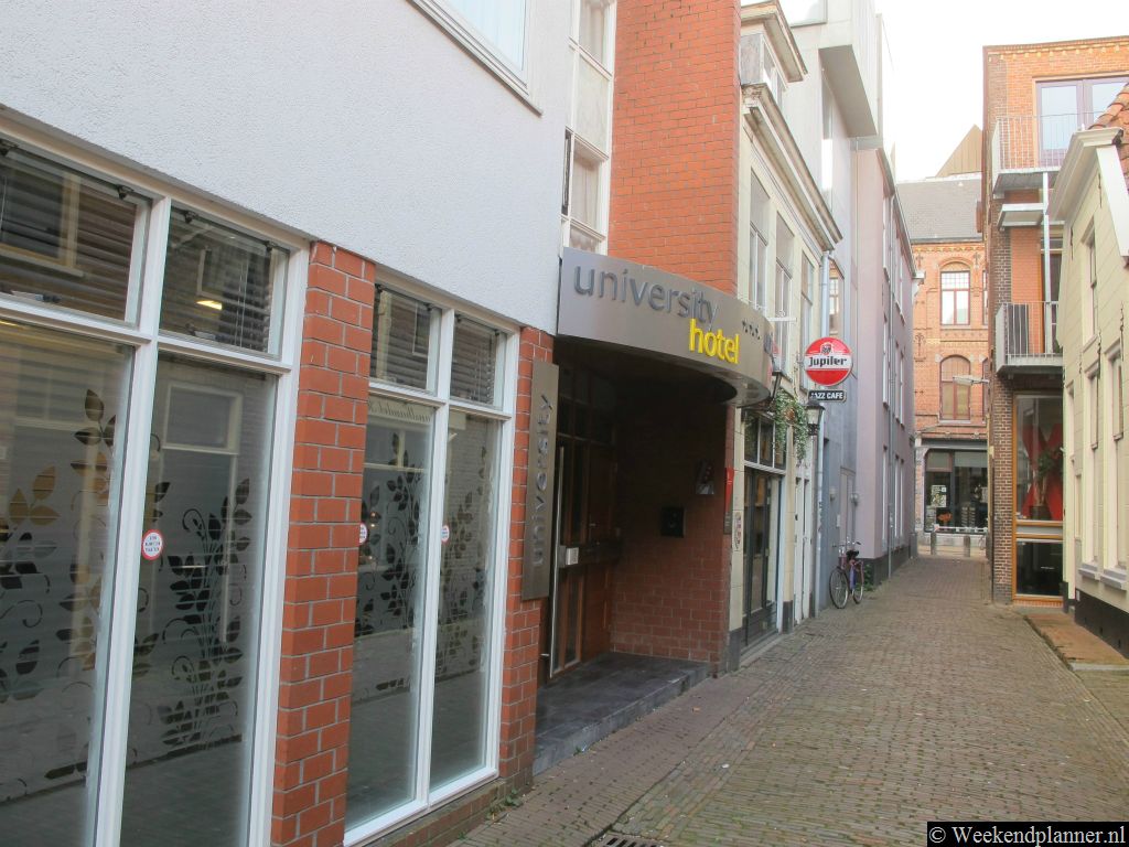 Het University Hotel is een driesterrenhotel in het hart van Groningen.  Het hotel maakt deel uit van de Rijksuniversiteit Groningen. Tip:  Overnachten in Groningen.