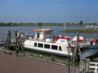 aanlegsteiger Woudrichem