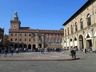 Piazza Maggiore Bologna