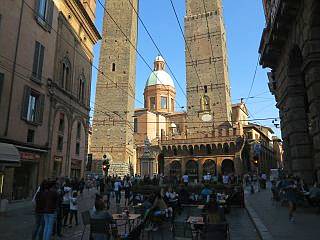 twee torens Bologna