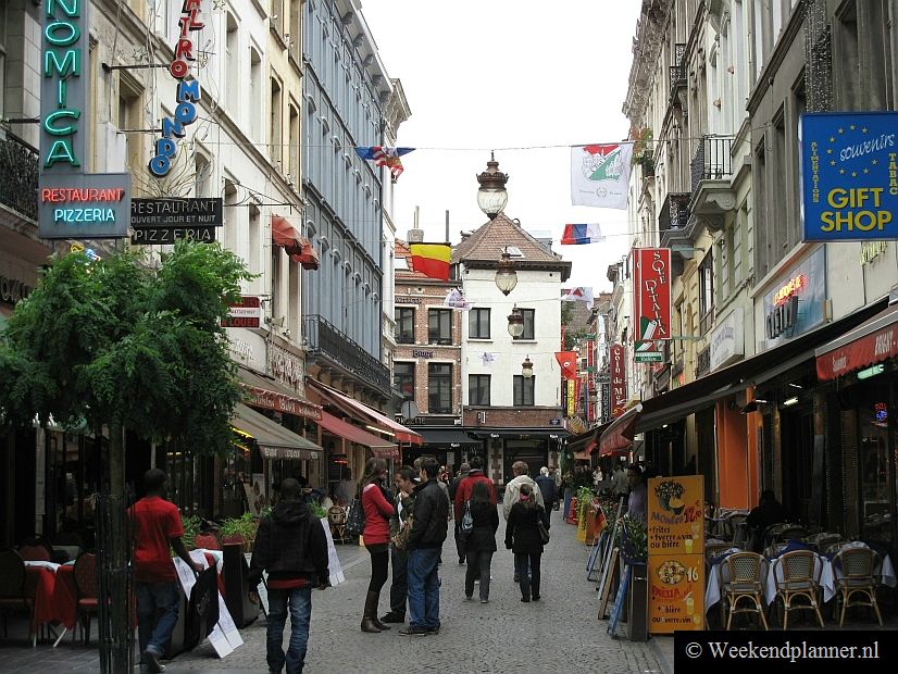 In de Grétrystraat zijn veel Italiaanse restaurants. Als je Grieks wilt eten kun je naar de Kaasmarkt (La rue du Marché aux Fromages). Hier zijn veel Griekse restaurants.