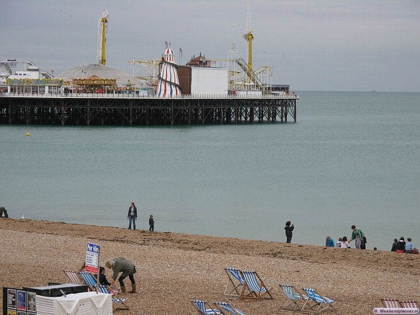 Dit is de 19de-eeuwse Brighton Pier in het centrum van Brighton. Hier vind je Fish&Chips restaurants, bars en entertainment. De toegang tot de pier is gratis. Tips: De  attracties van Brighton.
