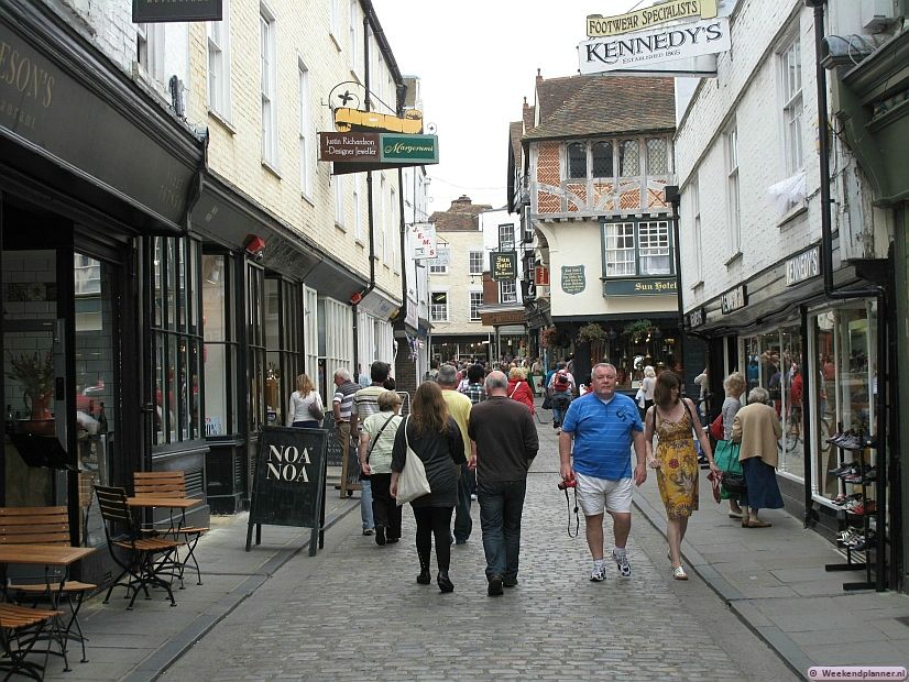 De winkelstraat Sun Street is één van die leuke winkelstraten in het historische centrum van Canterbury. Tips: De attracties van Canterbury.