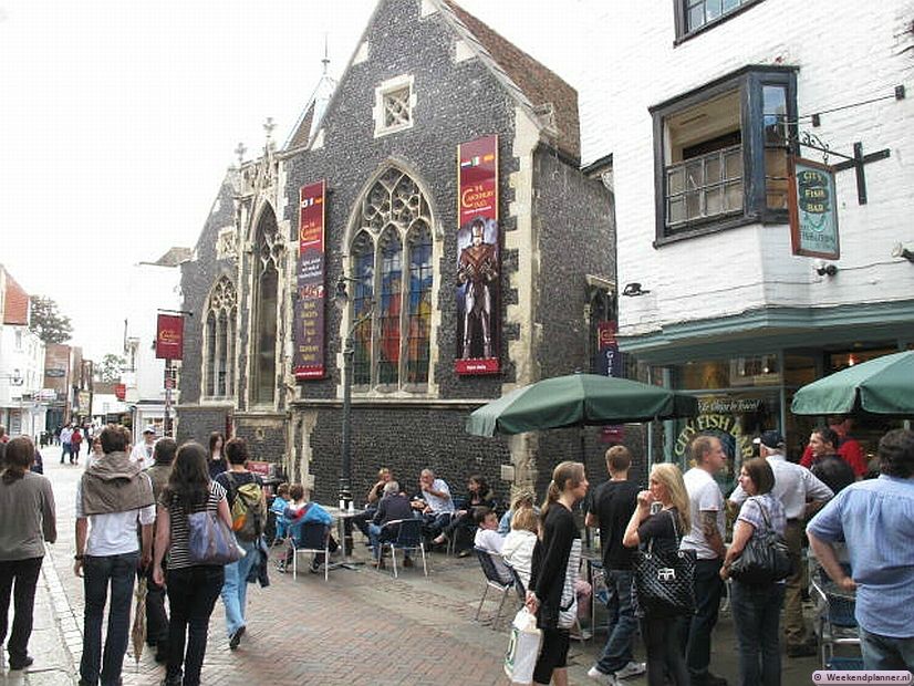 "The Canterbury Tales" is een multimediale attractie in een middeleeuwse kerk in het centrum van Canterbury. Hier worden de Canterbury Tales tot leven gebracht. Adres: St. Margaret's Street.