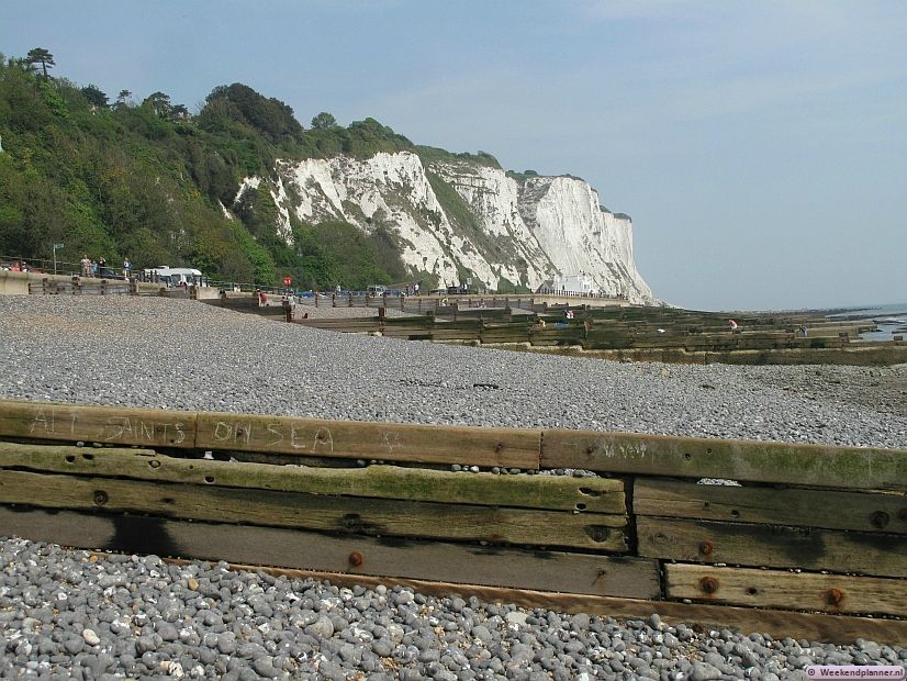 Het strand van St Margaret's Bay met op de achtergrond de witte krijtrotsen. Tip: De witte klippen van St Margaret's Bay..