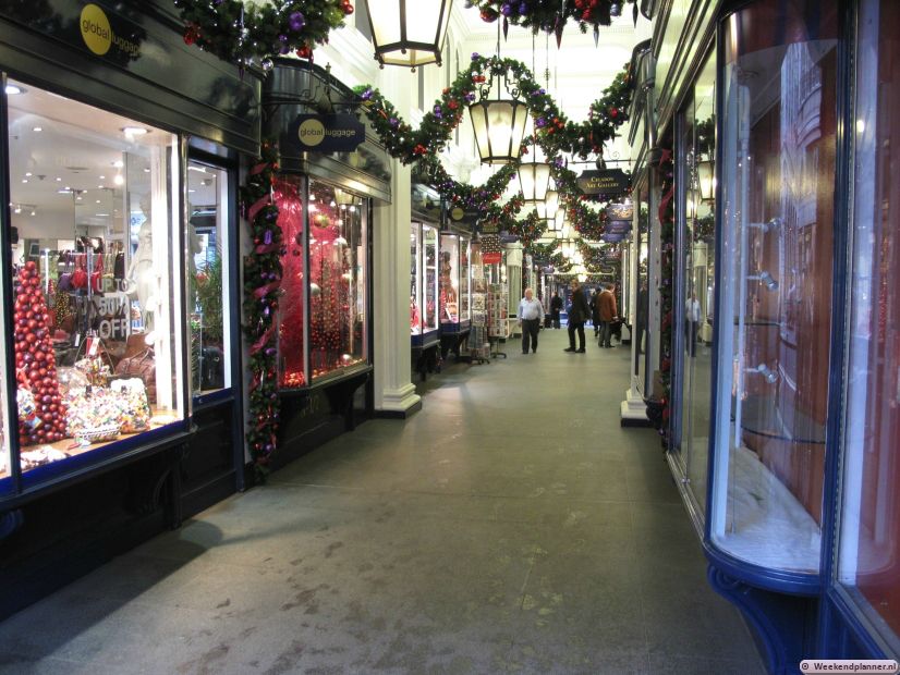 De Princes Arcade opende als winkelgalerij in 1933 maar het gebouw werd in de 19de eeuw gebouwd. Tips: De historische winkelgalerijen rond Mayfair.