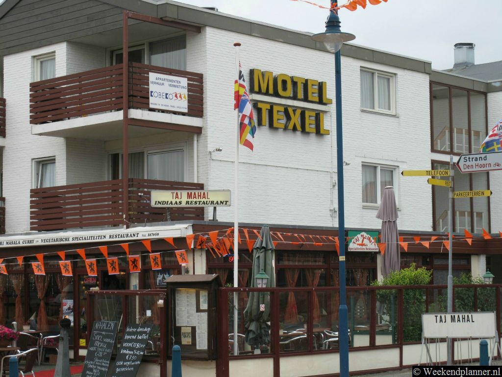 In Motel Texel kun je  2, 4, en 6-persoons appartementen huren. De appartementen liggen aan de rand van de badplaats de Koog bij het duin en een bos. Tips: De  appartementen en vakantiehuizen op Texel.