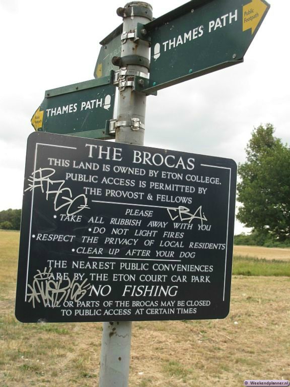 Langs de Theems bij Windsor loopt het langeafstandspad het Thames Path. Tips: Lopen langs de Theems over het Theems Path.
