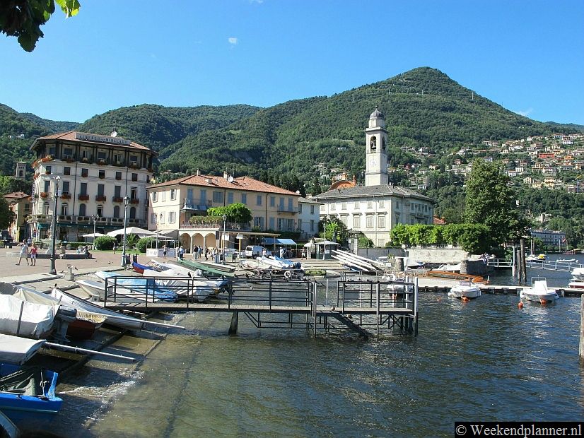 Cernobbio is omringt door bergen en is zelf gedeeltelijk tegen een heuvel gebouwd. In het haventje kun je motorboten huren. Er is ook een watertaxi.  Tips: De attracties van Cernobbio.