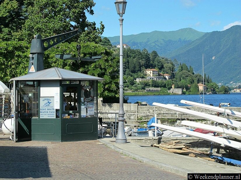 Tip: waar je ook bent aan het Comomeer, huur een motorbootje en ga het meer op. Het kost wel wat maar als je met meerdere mensen bent kun je kosten delen. Dit is de botenverhuur in het plaatsje Cernobbio, vlakbij Como. Tips: Het mooie dorp Cernobbio.