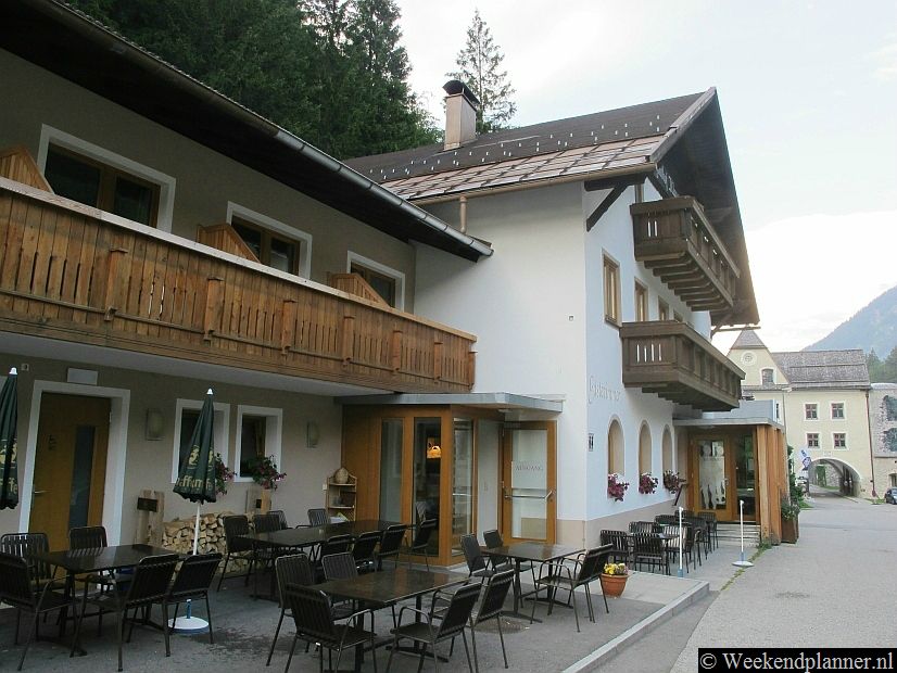 Hotel Landgasthof Klause bij het plaatsje Ehrenberg. Op de berg bij het hotel is een kasteel en er is een speelplaats. Tips: Een paar dagen in de Fernpass in Tirol.