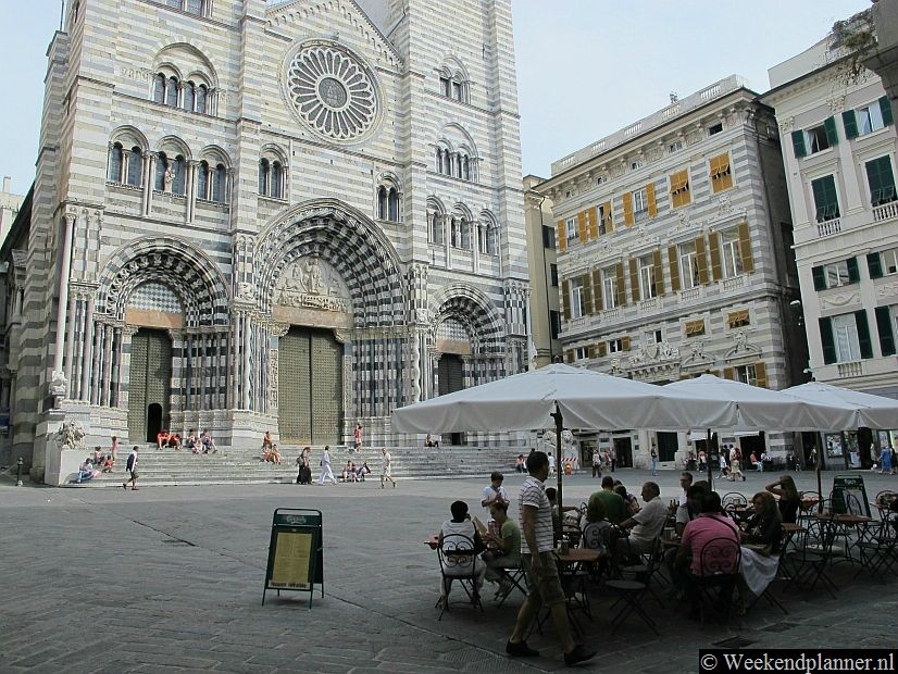 De 17de-eeuwse kathedraal San Lorenzo is gratis te bezoeken. Er is onder de kathedraal een museum met o.a. juwelen en een drinkbeker die volgens de overlevering de Heilige Graal is.Tips: Deze bezienswaardigheden in Genua moet je niet missen.
