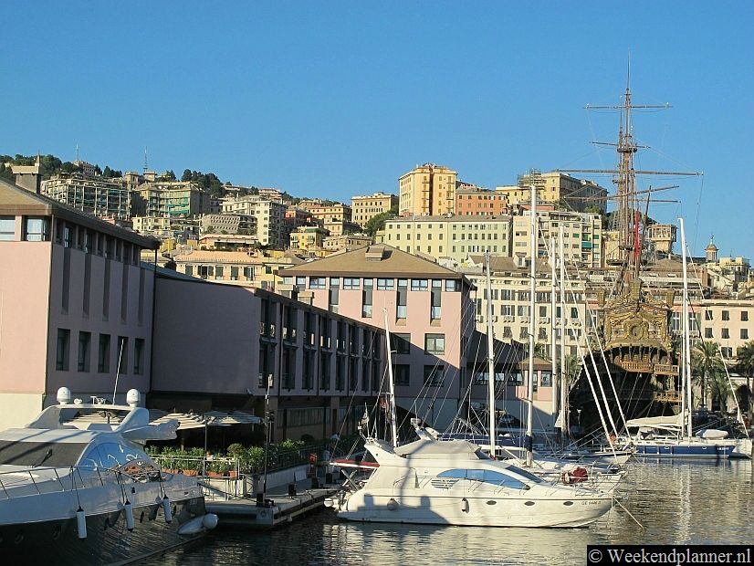 De omgeving van Porto Antico is een goede plaats om in Genua te overnachten. Je bent hier dichtbij de belangrijkste bezienswaardigheden en attracties. Het NH Marina Hotel is een luxueus hotel in de Porto Antico.Tips: De hotels en appartementen in Genua.