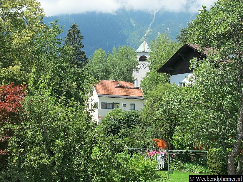 Hungerburg is echter een mooi dorp met veel hotels en pensions. Omdat je de binnenstad van Innsbruck zo gemakkelijk en snel kunt bereiken wordt het dorp ook wel Hoch Innsbruck genoemd.Tips: De attracties van Hungerburg.