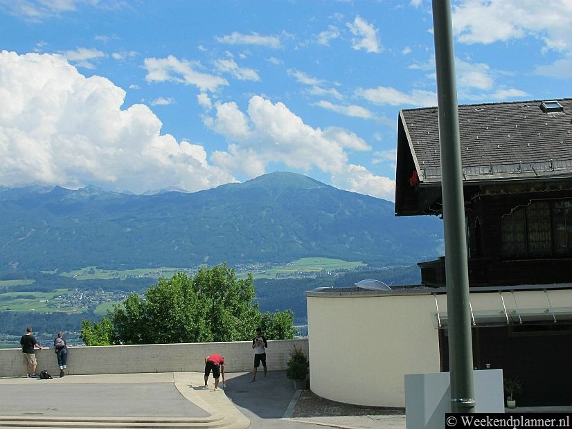Vanuit Hungerburg heb je een prachtig uitzicht over Innsbruck en het dal van de rivier Inn.Tips: De attracties van Hungerburg.
