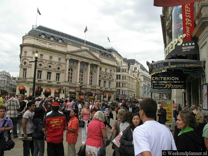 Het Criterion Theatre (1873) is een uniek Victoriaans theater op Piccadilly Circus. Het theater heeft een prachtige zaal met balkons.Tip: Ga naar het theater in Piccadilly Circus.