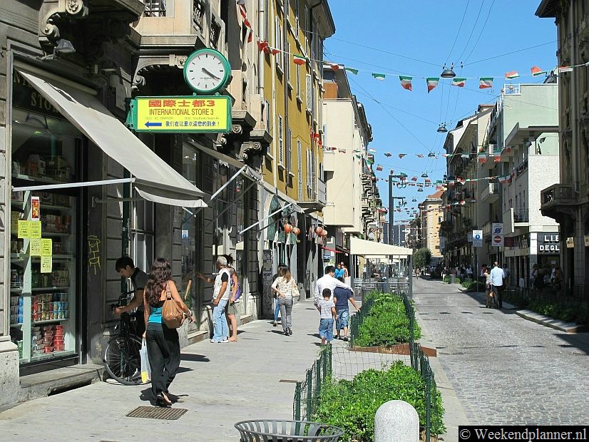 In Milaan is Chinatown niet echt een toeristische attractie maar er zijn wel veel Chinese winkels. Ook de andere winkels zijn hier minder duur dan rond de Duomo. Adres: Via Sarpi.Tips: In Chinatown in Milaan kun je ook voordelig lekker eten..