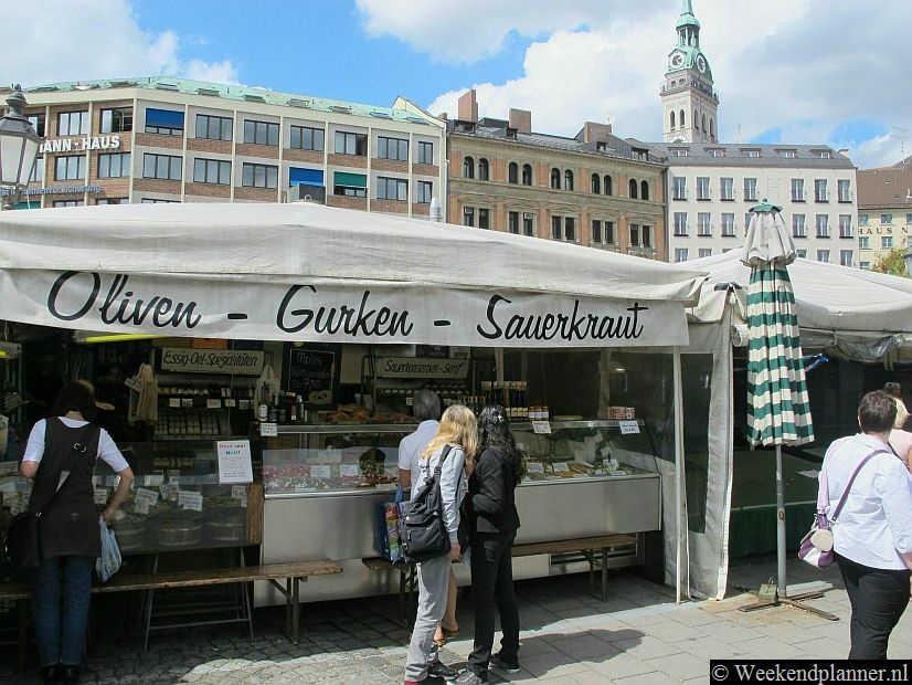 Op de Viktualienmarkt in het centrum van München kun je Beierse en Italiaanse hapjes kopen.Tips: Bezoek de dagelijkse culinaire markt Viktualienmarkt..