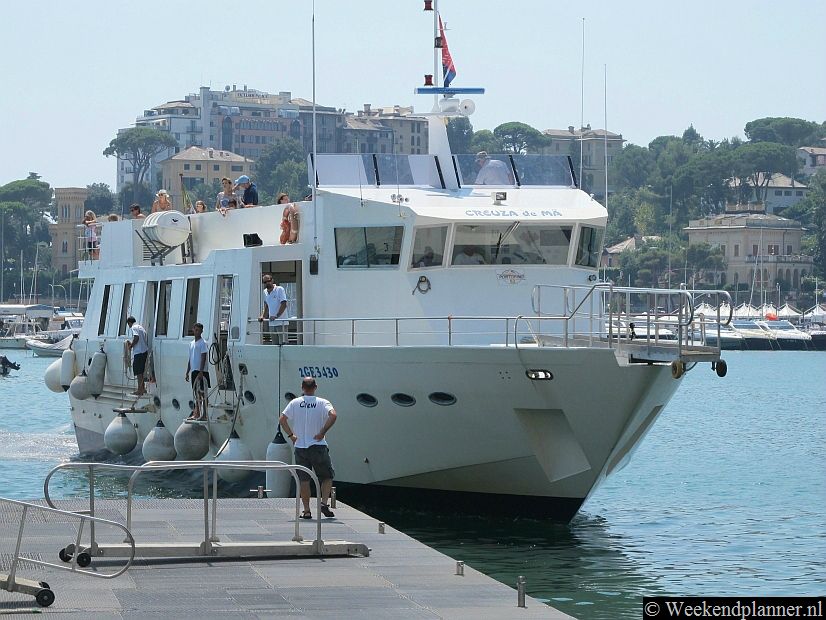 De veerboten zijn klein en snel. Vanaf het bovendek heb je een prachtig uitzicht op de zee en de kust.Tip: De veerboot van Rappalo naar Portofino.
