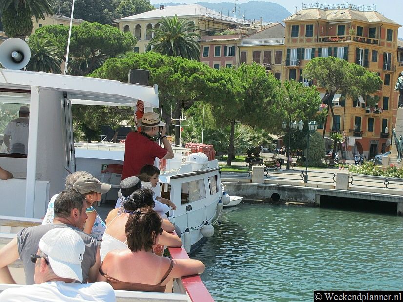 Na tien minuten komt de veerboot aan in de badplaats Santa Margherita Ligure. Als je verder wilt reizen blijf je rustig zitten.Tip: De badplaats Santa Margherita Ligure.