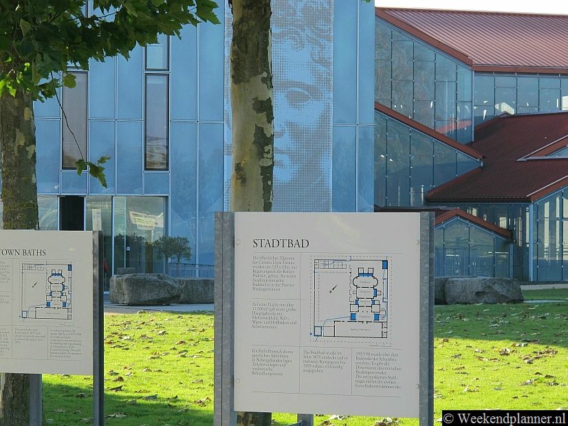 Dit is het Römer Museum in het Archeologisch Park. In het glazen gebouw naast het museum zie je de opgravingen van het badhuis. In het Römer Museum vind je veel informatie over de mensen die hier tussen de eerste en de vierde eeuw leefden.Foto's van een bezoek aan het stadje Xanten.