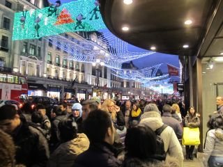 Voorgevoel Madeliefje in de tussentijd Shoppen in Londen: de grote uitverkoop.