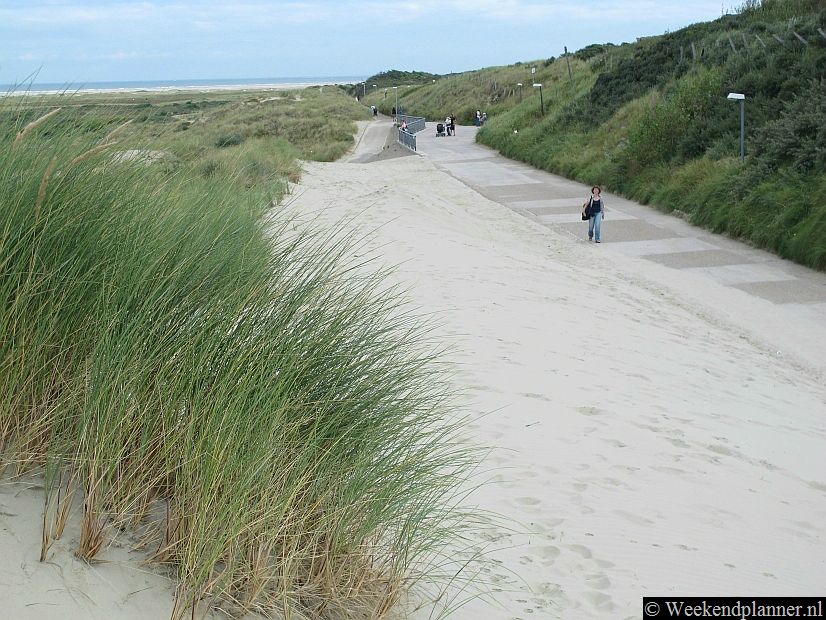 Borkum heeft een prachtige natuur waar je kunt fietsen en wandelen. Huur dus een fiets!Tips: Vervoer op het eiland Borkum.