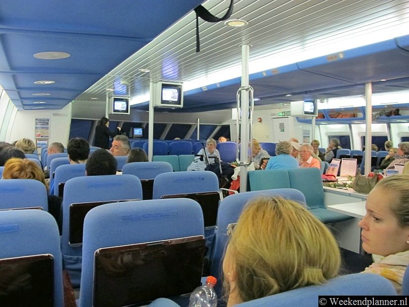 De catamaran van Eemshaven vaart in 25 minuten naar Borkum.Tips: De veerboten naar het eiland Borkum.