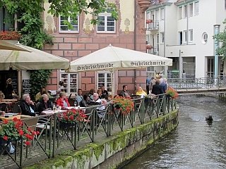 café