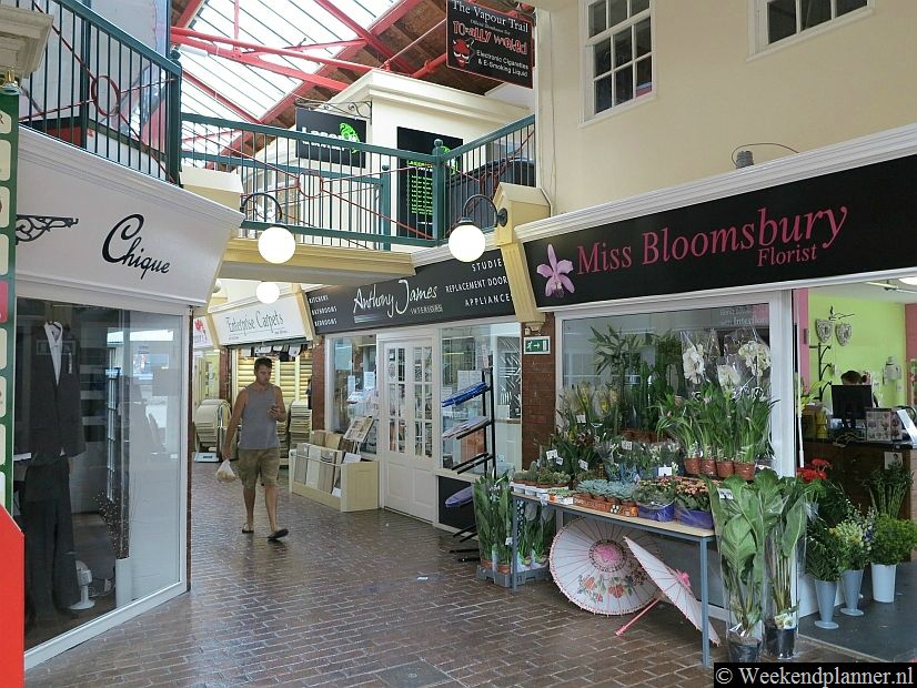 In het kleine Enterprise Shopping Centre zijn ongeveer 50 kleine winkels. Adres: Vlakbij het treinstation in Station Parade.Tips: Een weekend in Eastbourne.