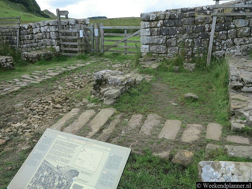 Hadrian's Wall en de forten worden goed onderhouden en onderweg kun je informatie krijgen via informatieborden. Op enkele plaatsen zoals in Hexham en Wallsend zijn bezoekerscentra.Tip: Foto's van een bezoek aan het dorp Once Brewed bij Hadrian's Wall.