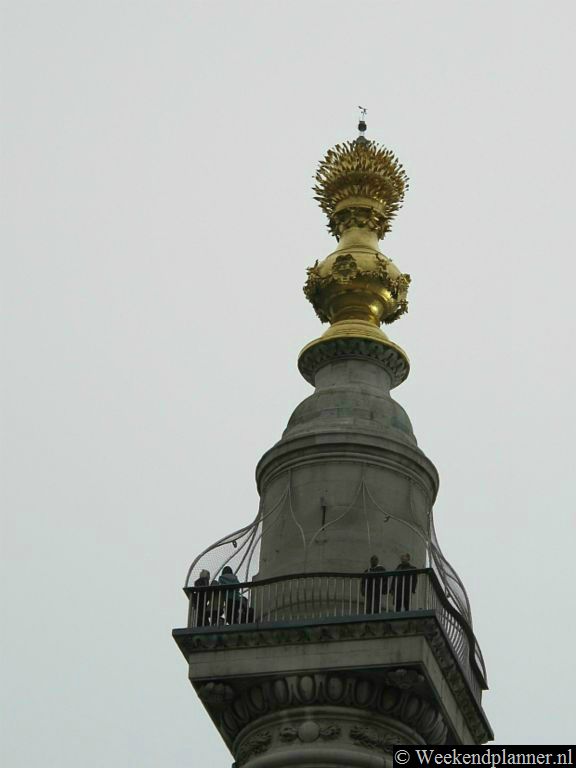 In 1666 brak er brand uit in de City of Londen en een groot deel van Londen brandde af. Op de plaats waar de brand uitbrak staat nu een hoog monument met een gouden vlam. Tip: Met de Hop-on Hop-off bussen zijn de vele attracties gemakkelijk te bereiken.