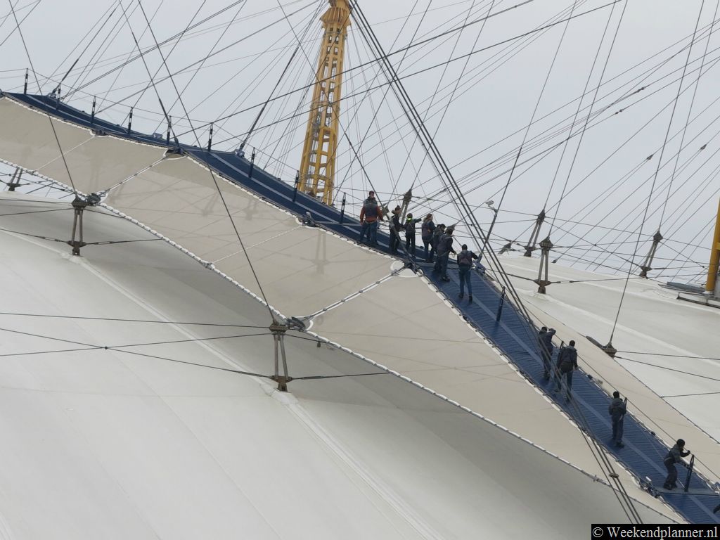 U kunt de O2 iedere dag beklimmen. U kunt online reserveren.Tip: De O2 Arena  in North Greenwich.