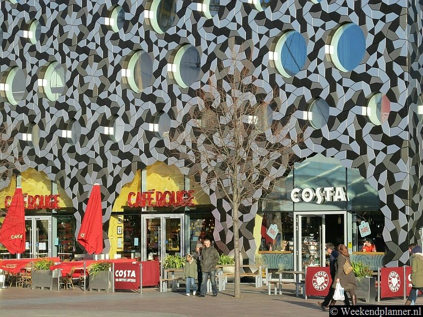 Ook buiten de O2 Arena zijn restaurants en eethuizen. Tip: Naar een restaurant in Londen.