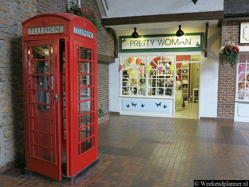 In dit gedeelte van MetroCentre is een traditioneel Engels dorp nagebouwd.