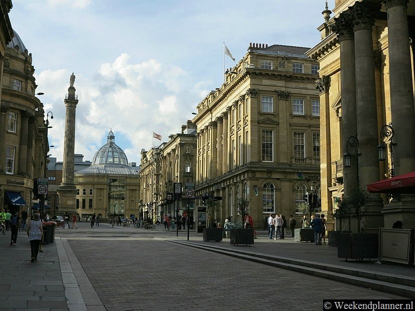 Newcastle heeft een mooi 19de eeuws centrum dat Grainger Town genoemd wordt. In Grainger Town liggen o.a. Grainger Market, het entertainmentcentrum The Gate, Theatre Royal, Grey Street, Grainger Street en Clayton Street.Tip: Een weekend naar Newcastle.