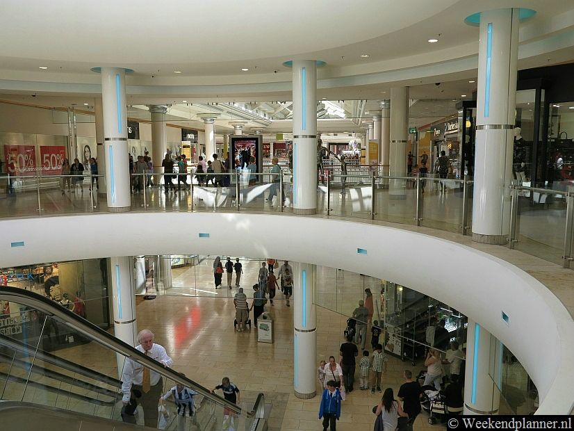 Veel Nederlanders gaan met de veerboot van IJmuiden naar Newcastle voor een weekendje winkelen. In Newcastle zijn twee grote winkelcentra en leuke winkelstraten. Het is een leuke bestemming voor een weekend cruise. Tip: De overtocht met de veerboot uit IJmuiden.