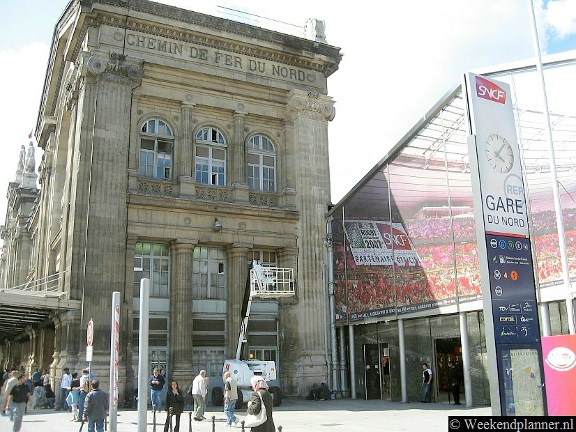 Gare du Nord is het drukste treinstation van Frankrijk. Hier komen de treinen uit het noorden aan.Tips: Het treinstation Gare du Nord in Parijs..