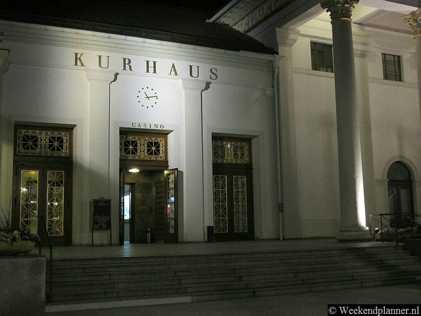 Dostojevski kwam graag in het casino en gebruikte Baden Baden en zijn casino als decor van een boek. Het casino heeft een prachtig 17de en 18de-eeuwse interieur dus ook als je niet wilt gokken moet je eens binnen kijken. Er zijn rondleidingen.Tip: De attracties van Baden Baden.