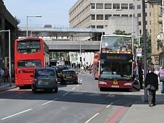 Bussen bij London Bridge