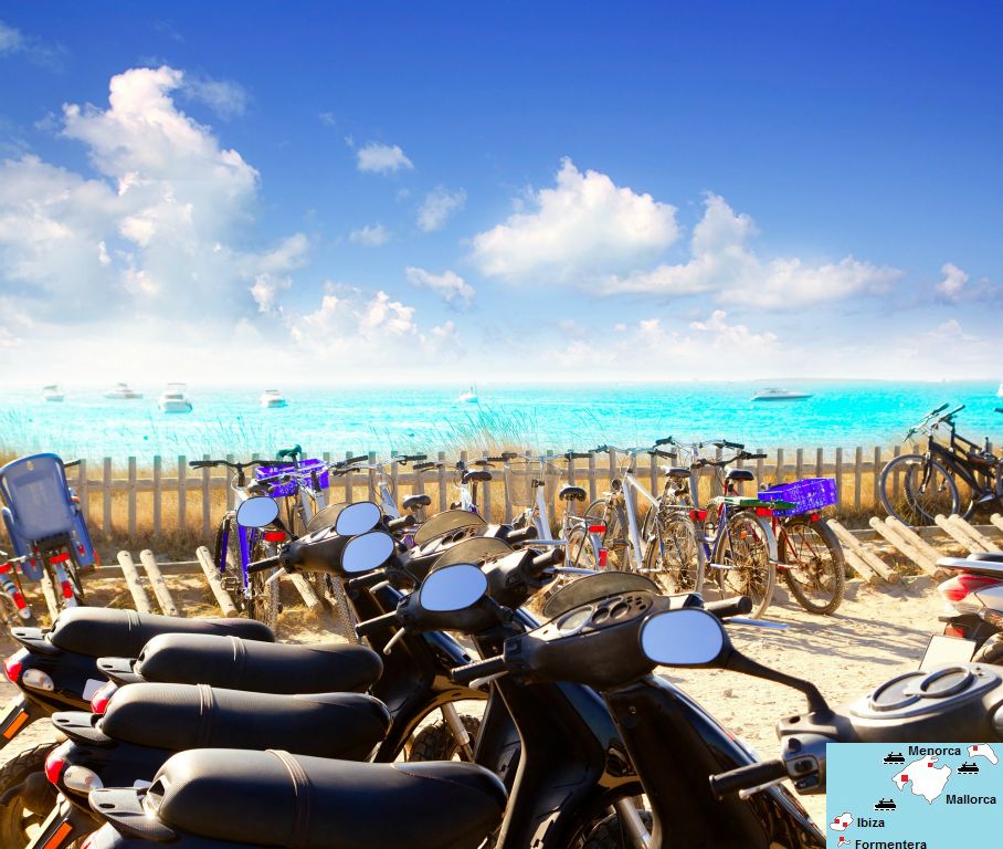 Het eiland is grotendeels vlak dus je kunt een fiets of scooter huren om het eiland te verkennen. Bij de haven van La Savina kun je scooters huren. In veel hotels kun je overigens ook wel een fiets of scooter huren.© Lunamarina | Dreamstime.comFoto's van het naastgelegen eiland Ibiza.